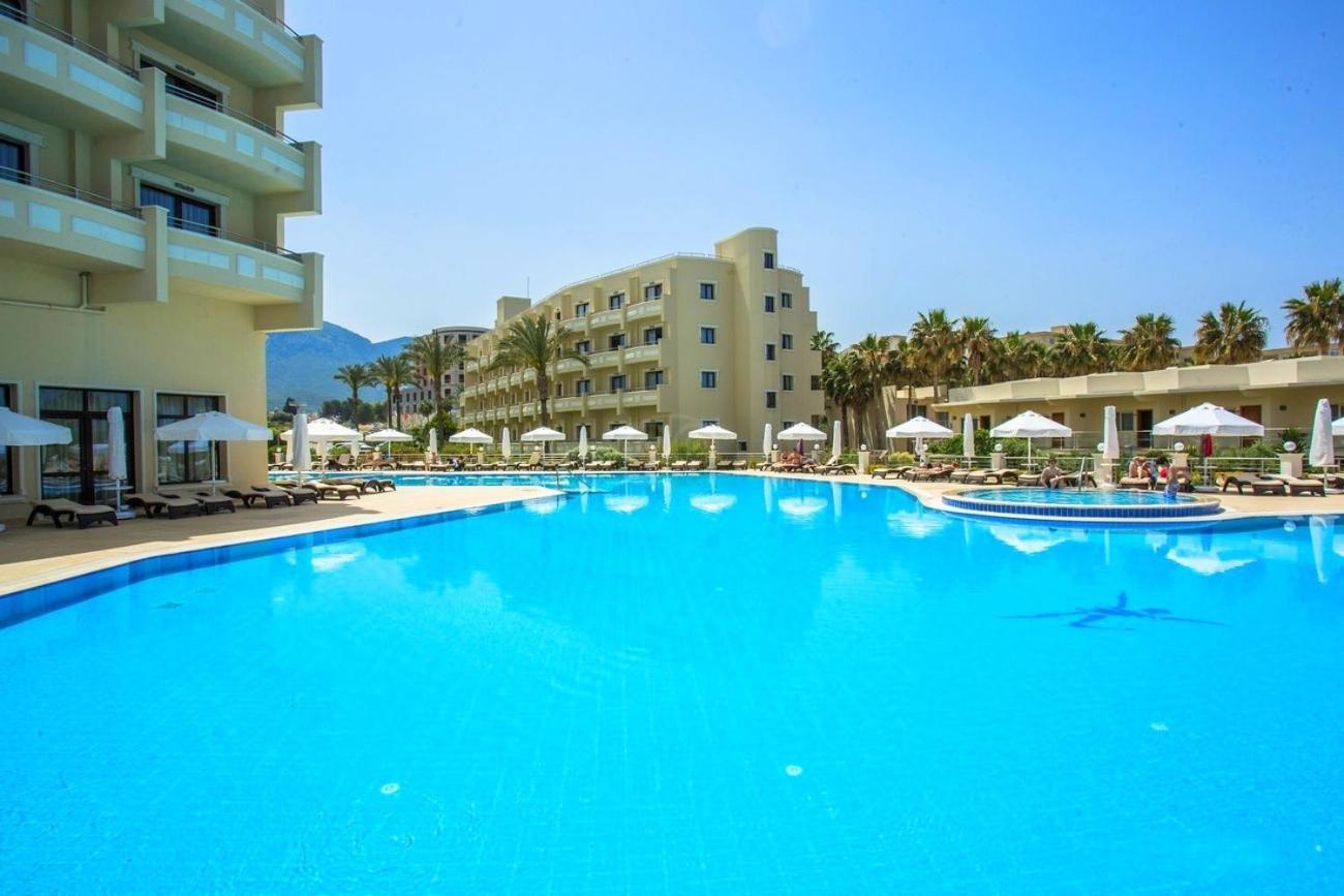 Vuni Palace Premium Kyrenia Hotel & Spa & Casino Beachfront Location ! Agios Nikolaos  Zewnętrze zdjęcie